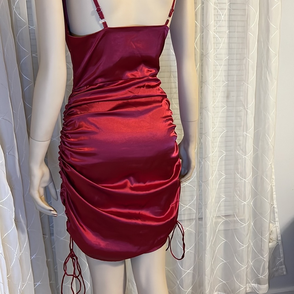 Red Satin Ruched Hem Sleeveless Dress - Picture 7 of 10